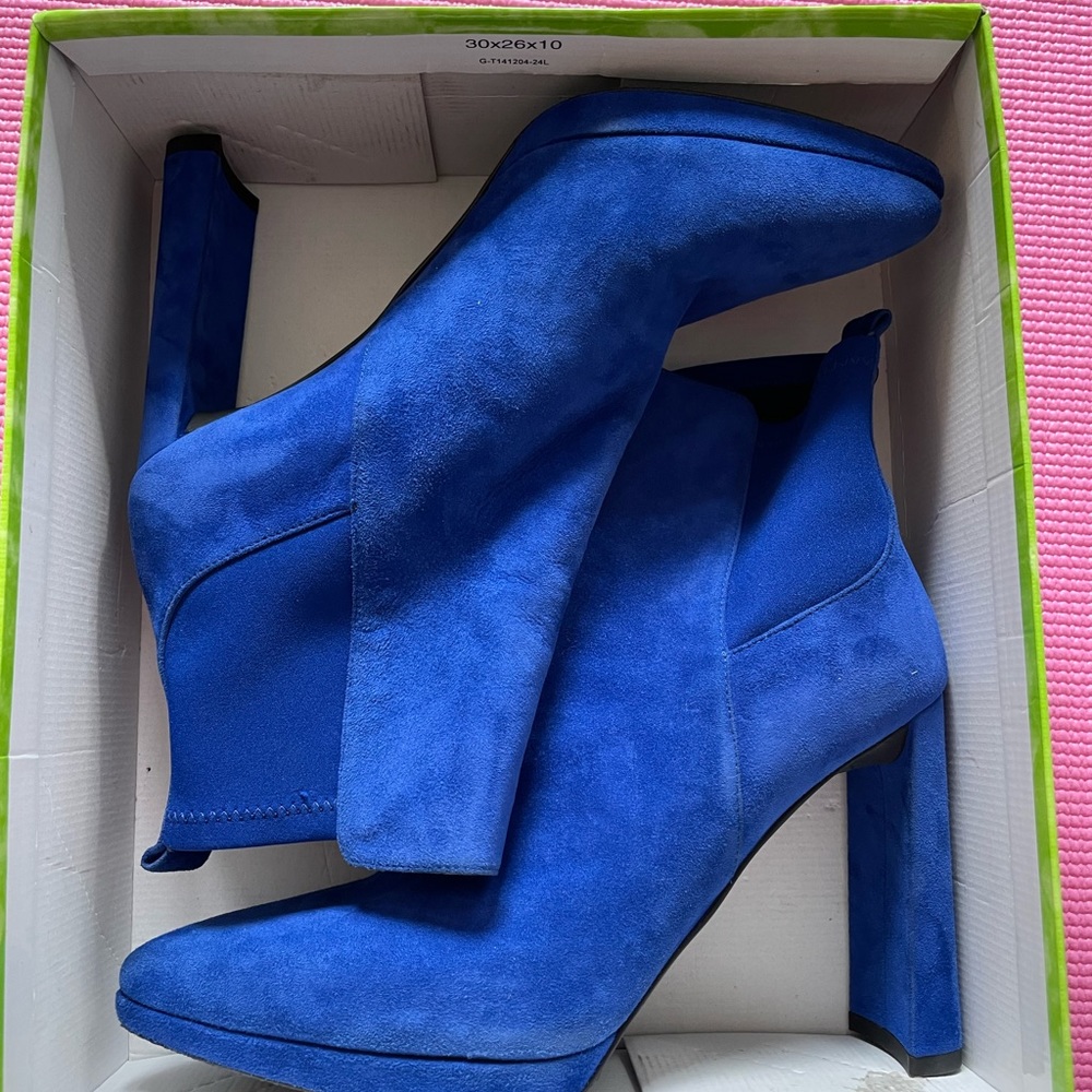 Final price Stuart Weitzman Cobalt Blue Suede Ankle Boots